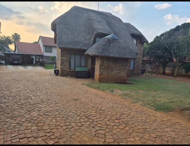 3 BEDROOM HOUSE FOR SALE IN CHANTELLE